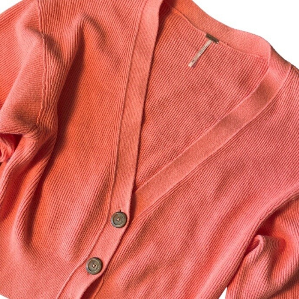 Free People Pink‎ Cárdigan With Large Wooden Buttons Size Medium Preppy Cozy